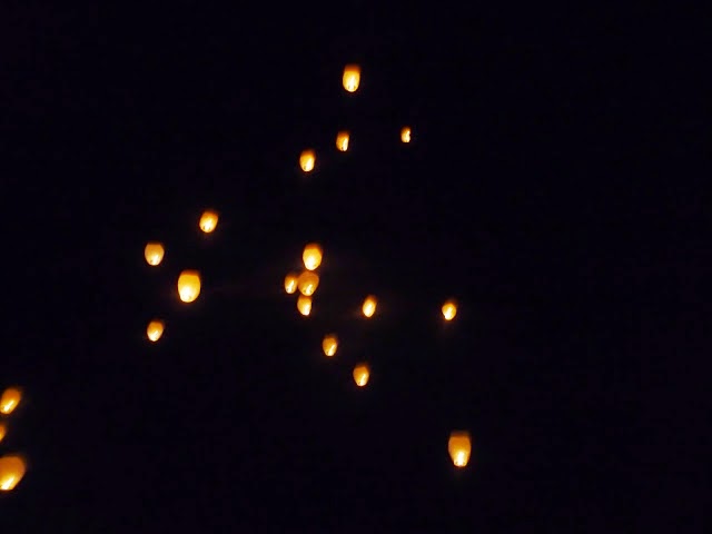 AD HOC SONO COLMAR: Lanternes volantes / Flottantes / Ballons hélium