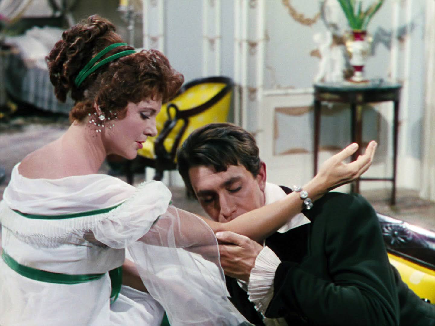 Le fils de Caroline chérie MOSTBEAUTIFULGIRLSCAPS