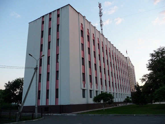 Лунинец. Ул. Красная, 1. Районный совет