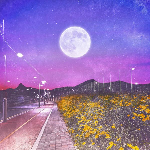 Romantic Island – Everybody Hurts – Single