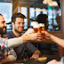 Τα "πάνω κάτω " φέρνει νέα έρευνα Για να είναι υγιείς οι άνδρες πρέπει να πίνουν συχνά με τους φίλους τους!