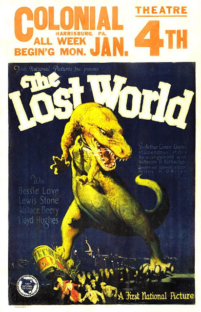 Афиша «Затерянного мира» 1925 года — первой масштабной постановки о динозаврах и первого в истории фильма- катастрофы. Именно отсюда создатели «Кинг-Конга» позаимствовали технику совмещения живых актёров и анимационных моделей