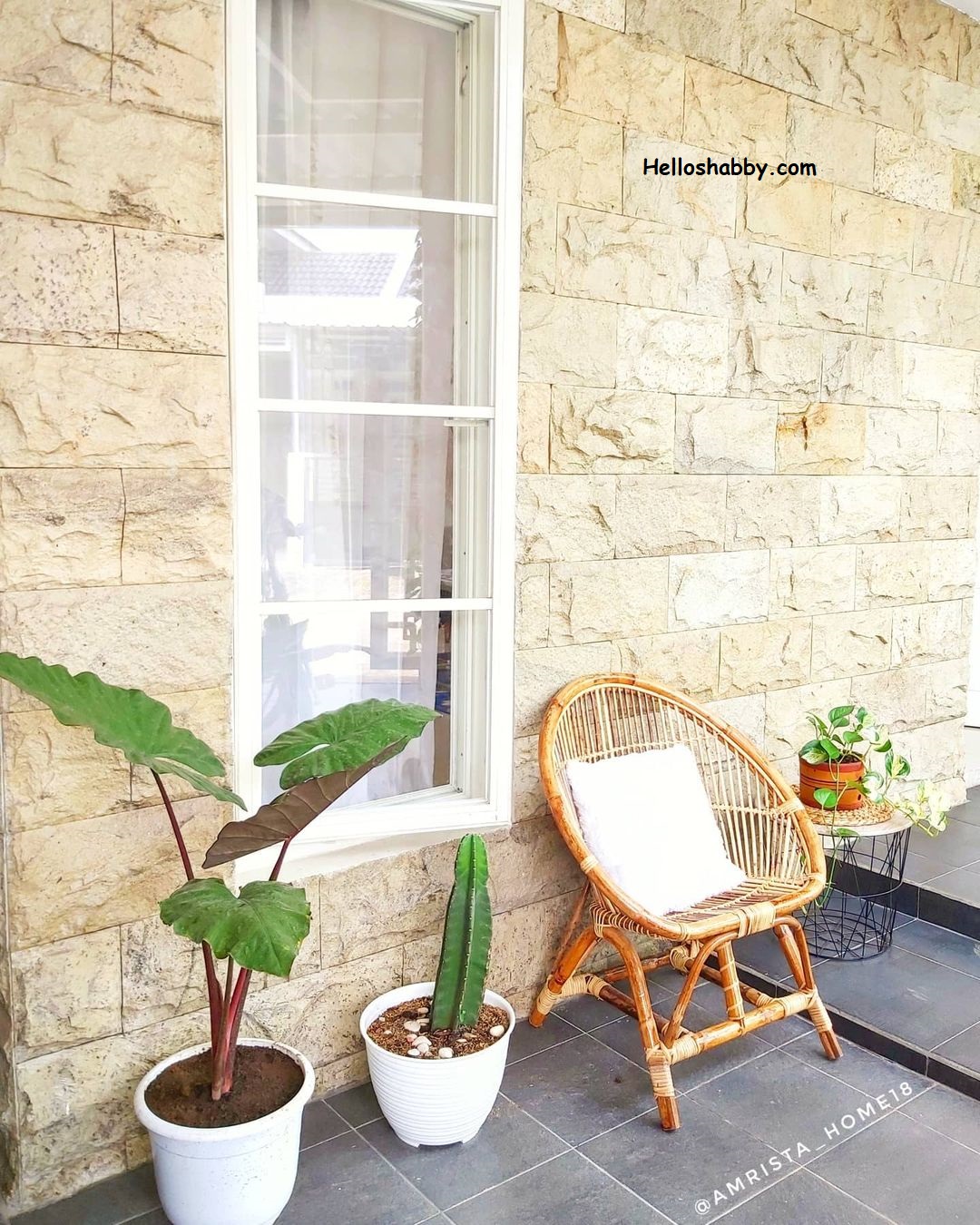 Kumpulan Inspirasi Teras Depan Rumah dengan Keramik Batu Alam