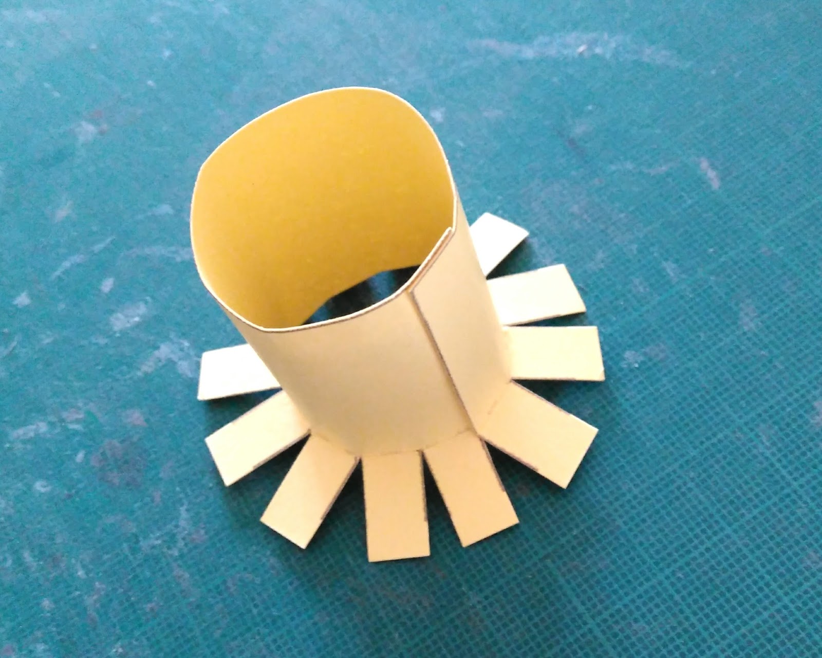 Esselle Crafts: Doughnut Box Template Esselle Crafts: Doughnut Box Template