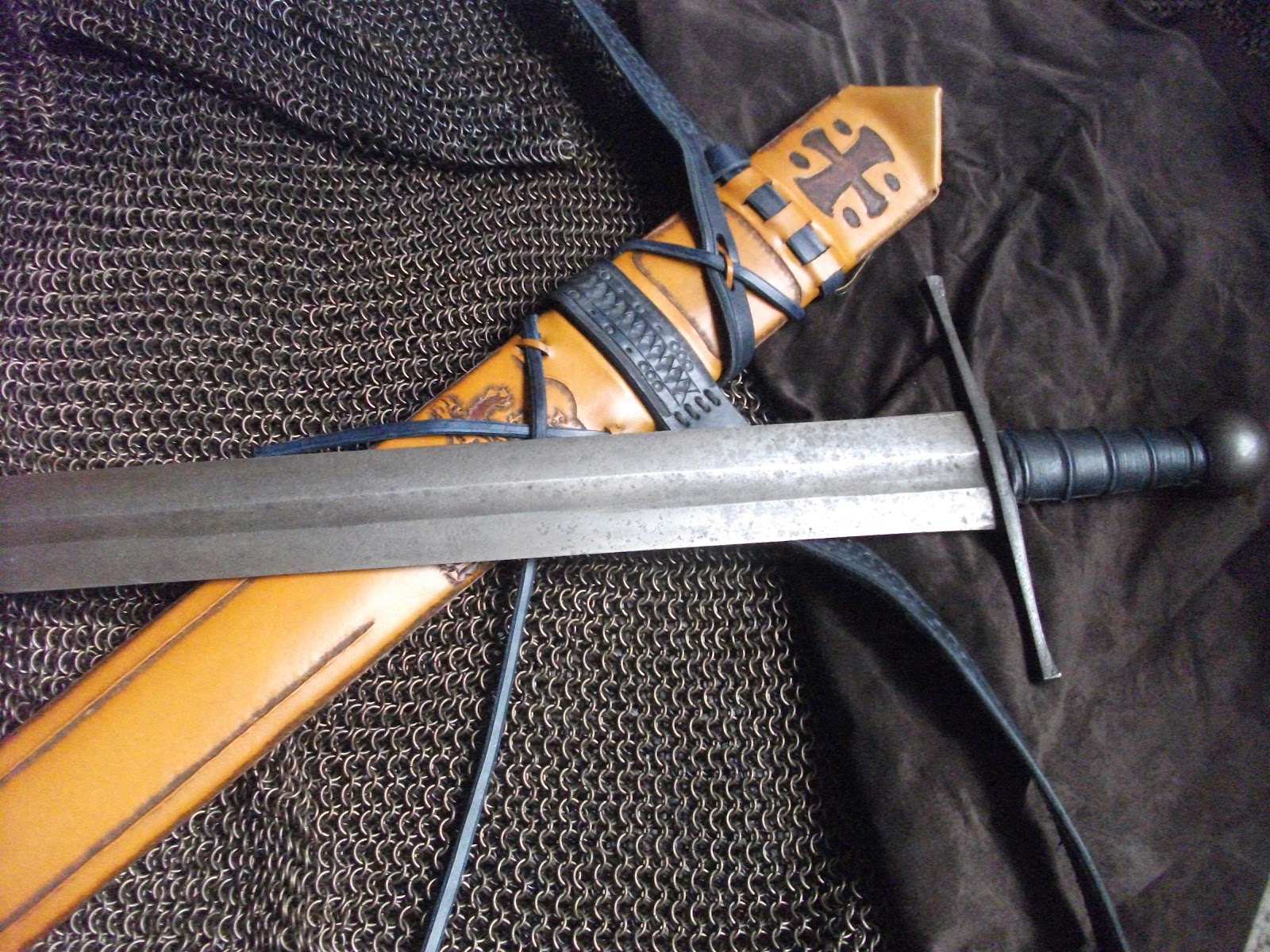 MixedMartialArtsAndCrafts Albion Tritonia, Leather Finish