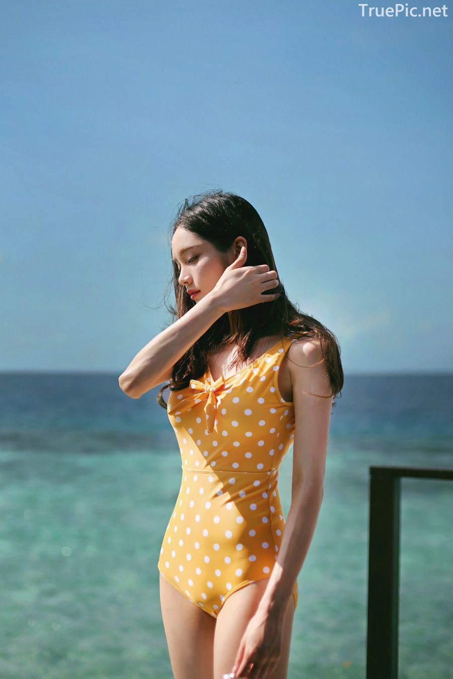 Korean fashion model Jeong Hee - Everyone once a monokini - Picture 13