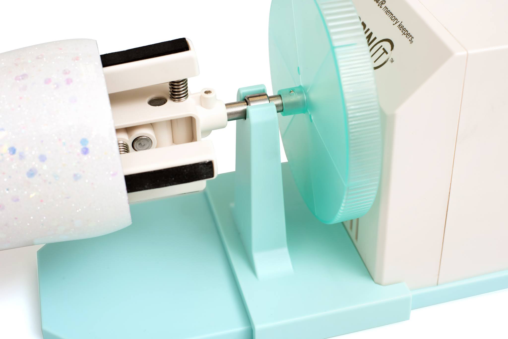 Aly Dosdall how to make a winter wonderland tumbler with the spin it pro