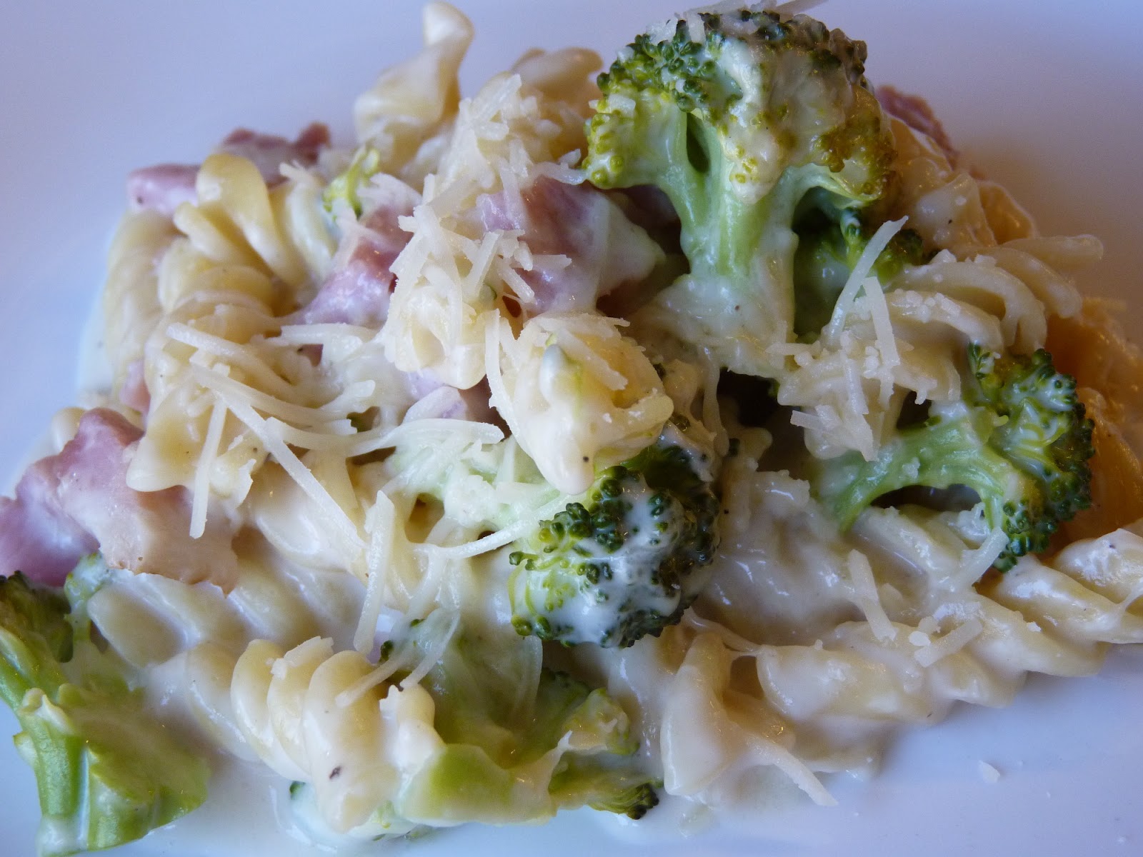 Fantastic Family Favorites Creamy Ham and Broccoli Bake