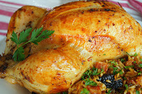 Κοτόπουλο Ψητό Γεμιστό με Ρύζι, Τυρί Καπνιστό & Δαμάσκηνα - by https://syntages-faghtwn.blogspot.gr