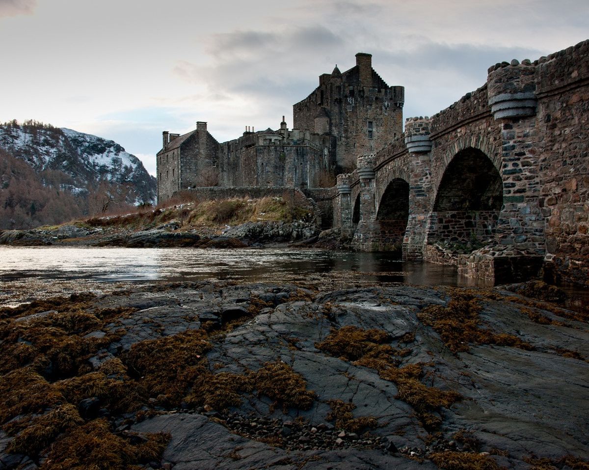Разбитая крепость. Каменный мост Эйлен Донан. Замки Шотландии Эйлен д. Замок Эйлен-Донан, Великобритания. 3. Замок Эйлен-Донан Шотландии.
