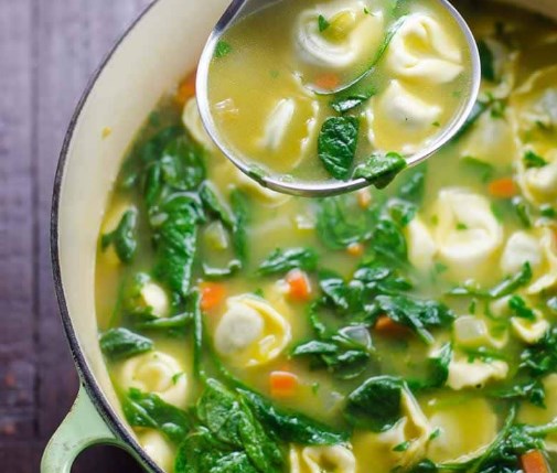 Spinach Tortellini Soup: An Easy Tortellini Soup Recipe #vegetariandinner #30minute