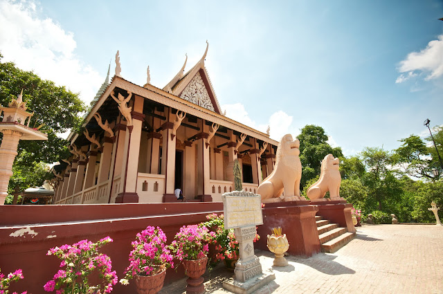 Wat.Phnom.original.14336.jpg