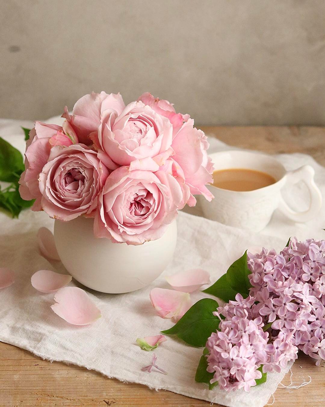 Картинка утро доброе розовое. Доброе утро цветы. Доброе утро розовое. Доброе утро в розовом цвете. Розовое утро.