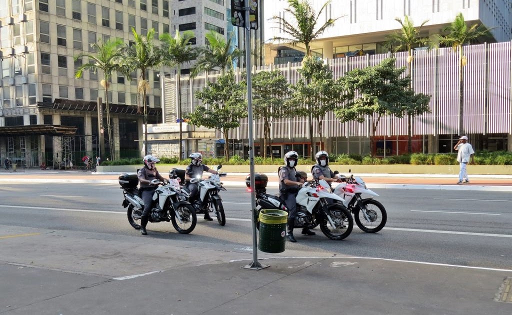 Policiais Militares da ROCAM na Avenida Paulista - Descubra Sampa ...