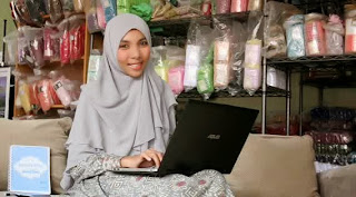 Sekolah Bisnis Online, Razha