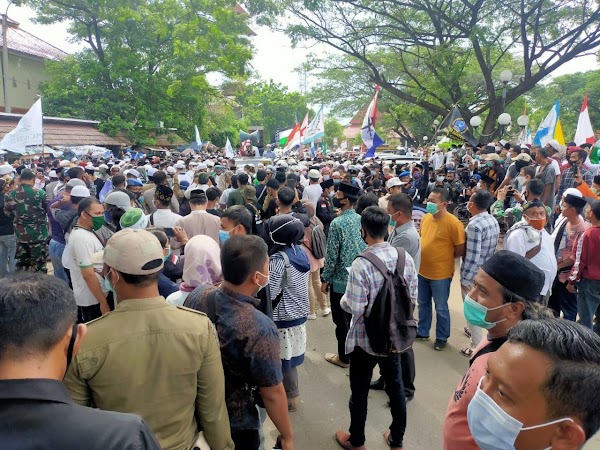 Polisi Bubarkan Apel Akbar Sambut HRS di Serang Banten
