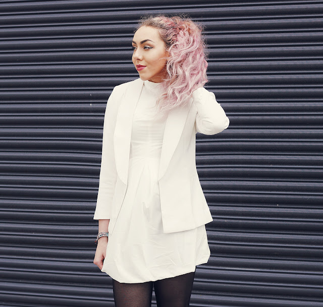 Fashion Blogger Stephi LaReine wearing all white