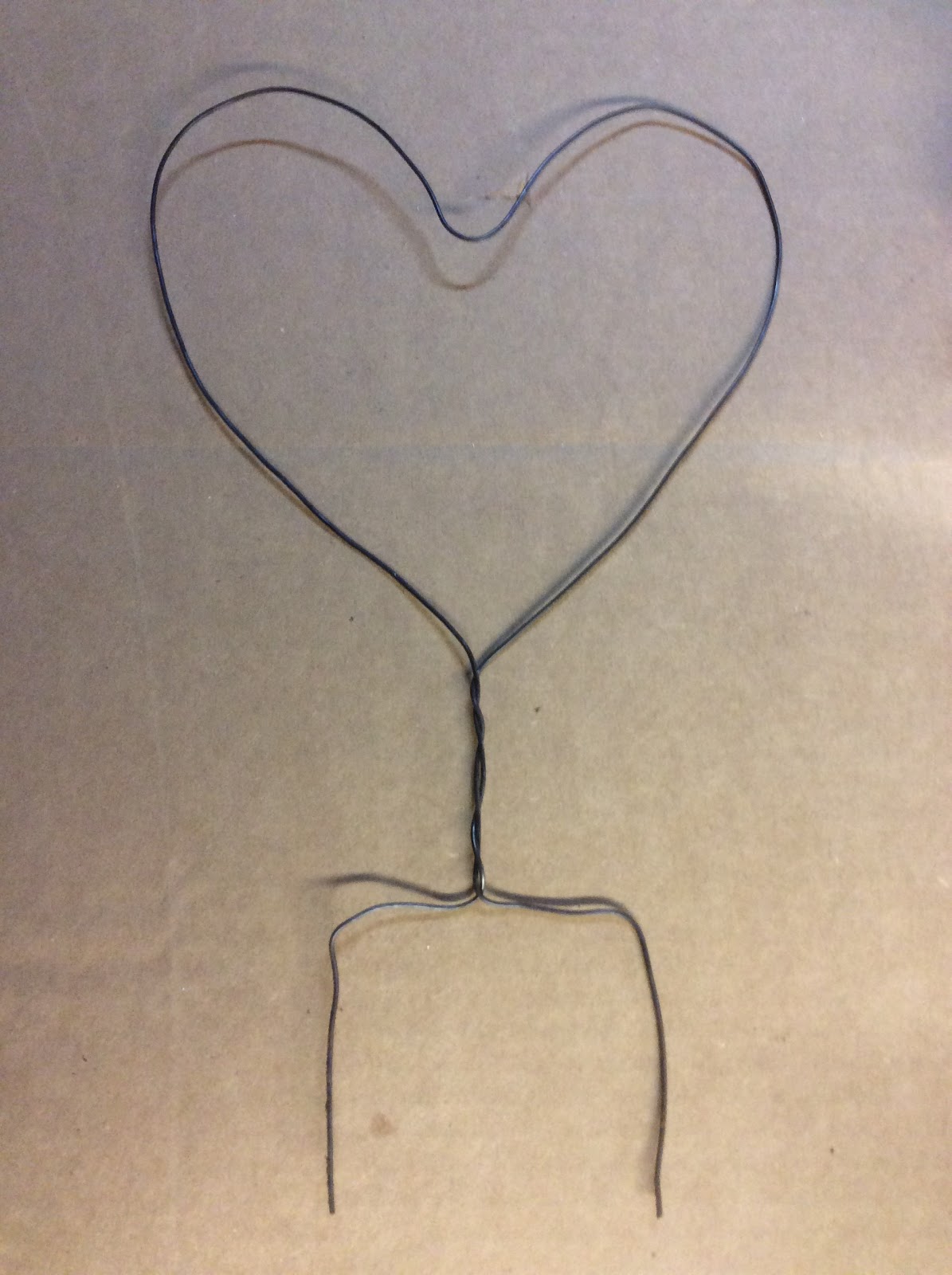 Fresh Vintage by Lisa S DIY HeartShaped Ivy Topiary