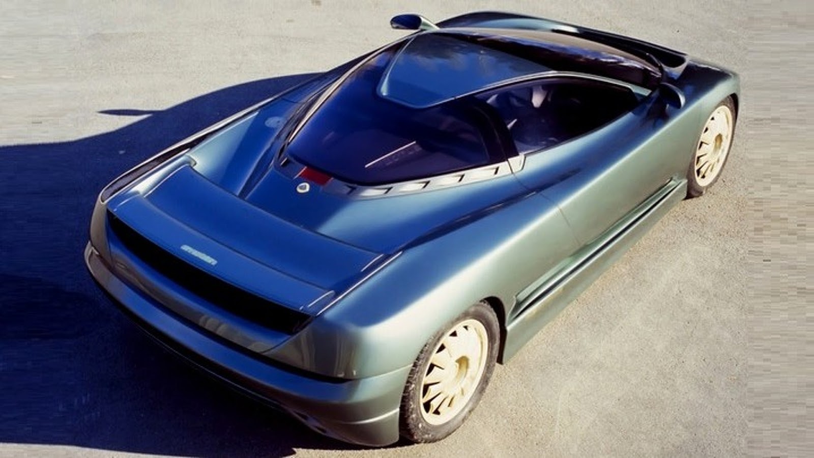 Lotus спорткар 1990