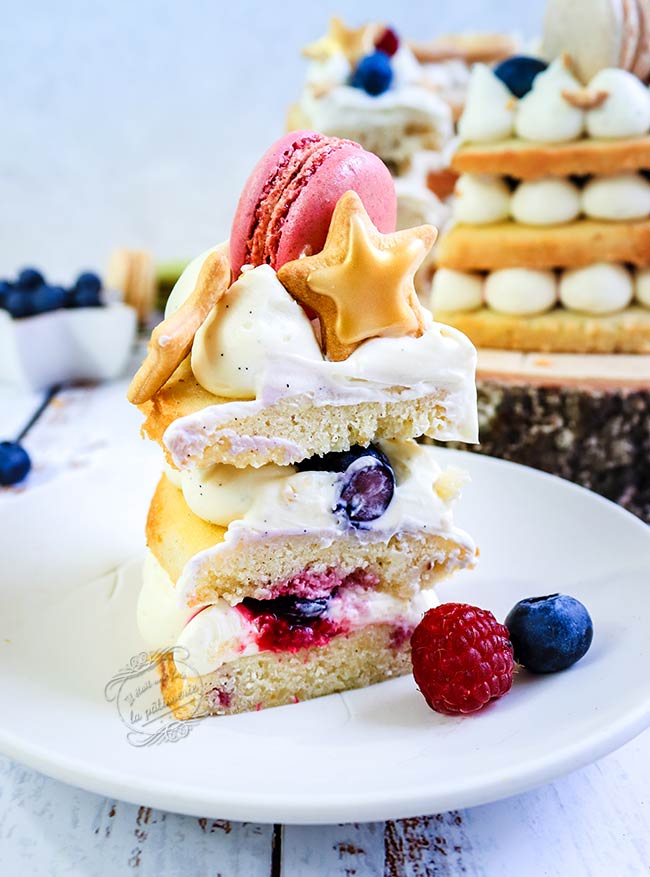 Gâteau de Nouvel An 2021 vanille fruits rouges Madame Michu