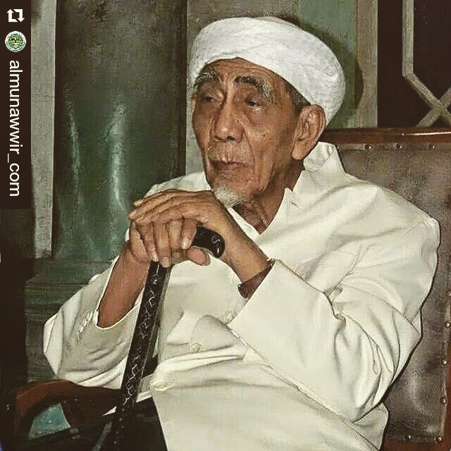 Siapa Sih Kiai Maimoen Zubair Itu Santrijagad