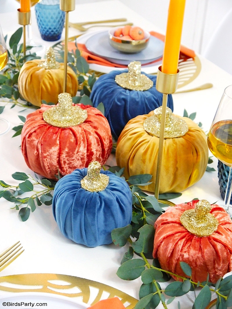 Jewel Toned Modern Thanksgiving Tablescape - easy to style ideas, DIy decorations and table decor for a contemporary take on Fall celebrations! by BirdsParty.com @birdsparty #velvetpumpkins #tablescape #tabledecor #falltablescape #thanksgiving #thanksgivingtablescape #thanksgvingtable #thanksgivingtabledecor #modernthanksgiving