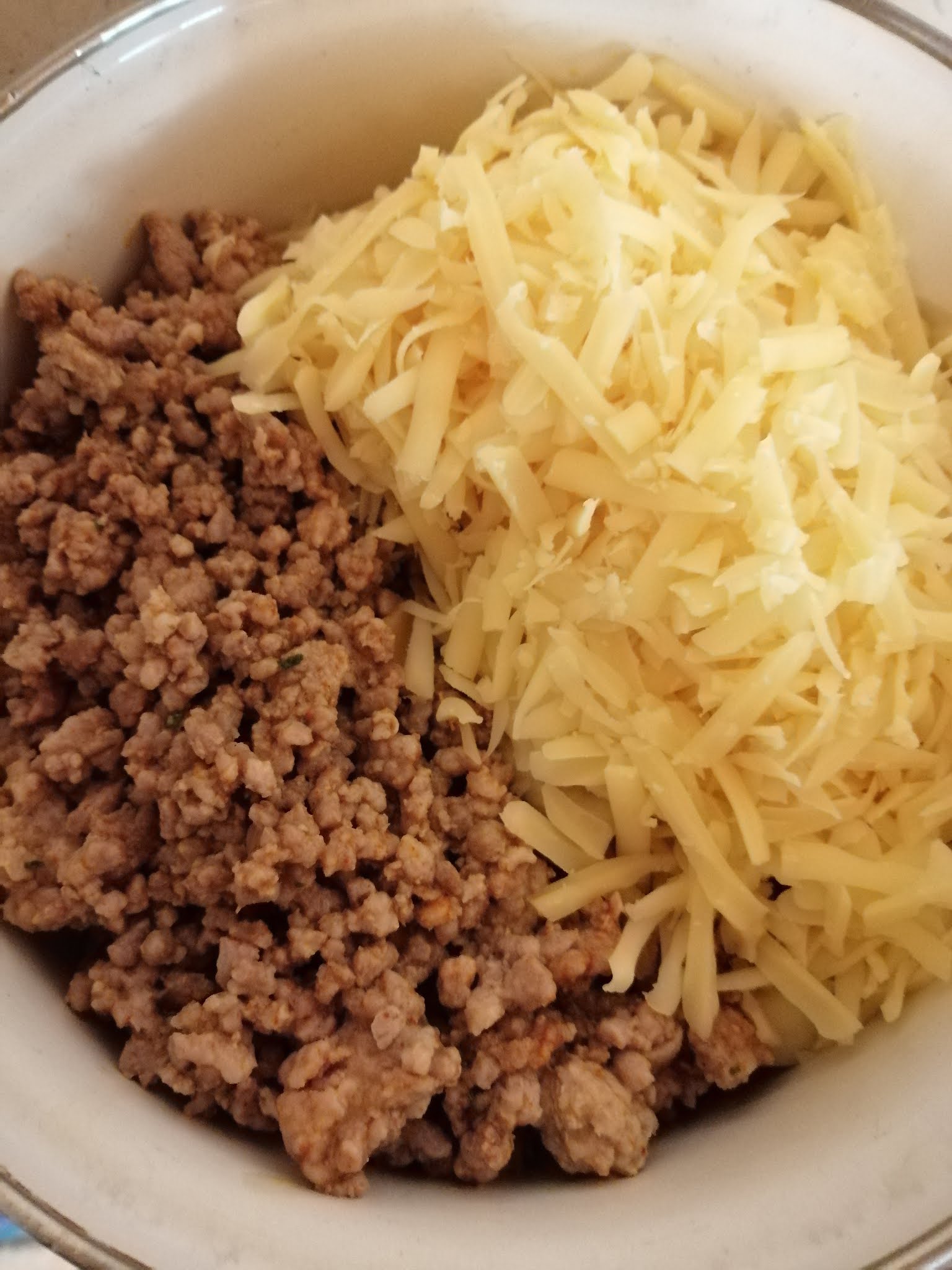 Gabciakowe gotowanie Makaron tortellini z mięsem mielonym i serem