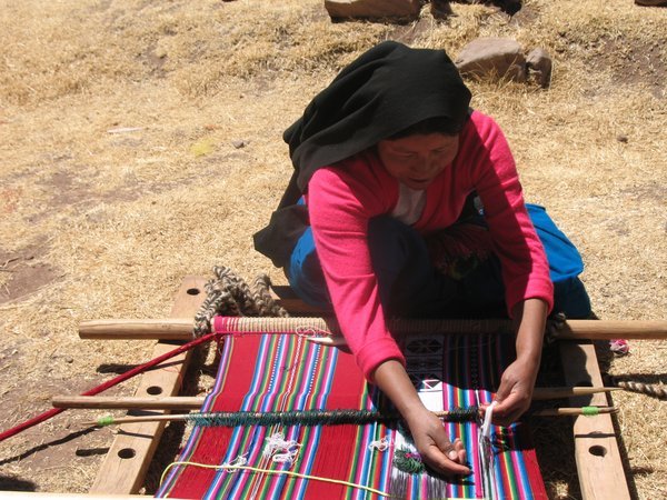 Cultura E Historia De Peru Arte Textil De Taquile En Peru