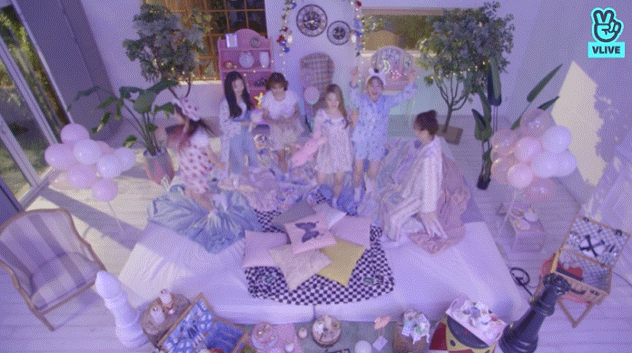 데뷔 첫 눕방을 대하는 흔한 신인의 자세 | 인스티즈