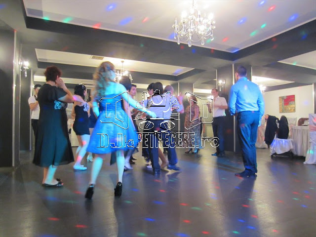 Petrecere de nunta sonorizata de DJlaPetrecere.ro la Casa Rustic