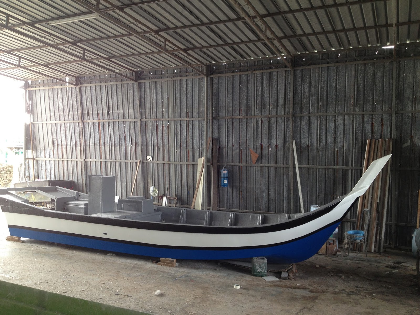 TS COMPOSITE RESOURCES Fibreglass Boat 24' x 7' x 28''