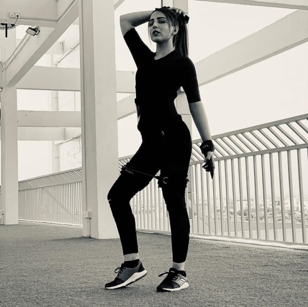Workout Pictures of Ushna Shah Gives us Major Fitness Goals Workout Pictures of Ushna Shah Gives us Major Fitness Goals
