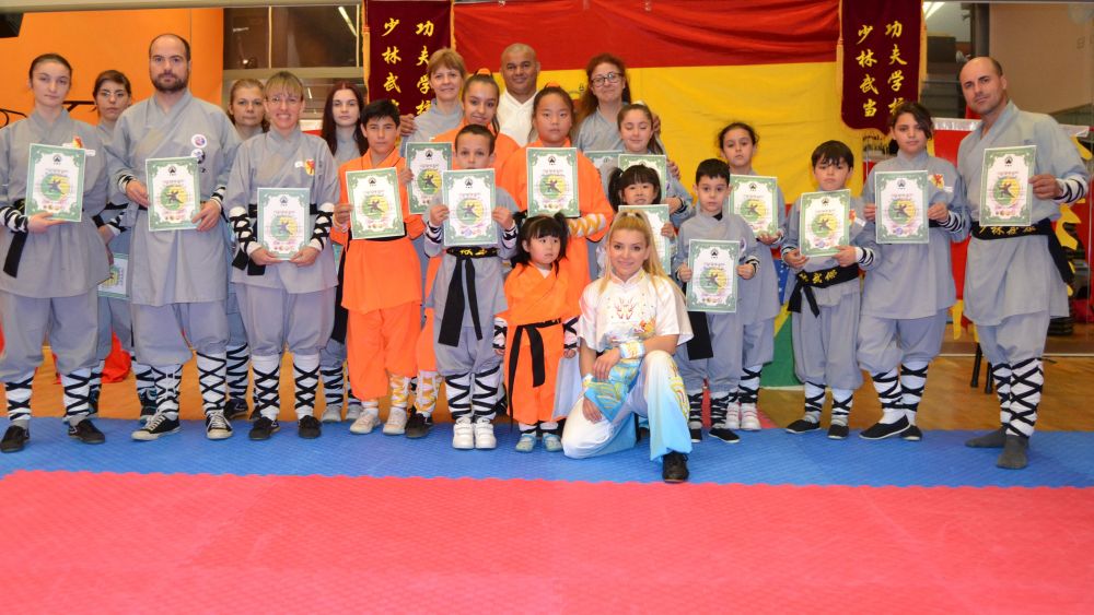KUNG-FU Clases Infantil Escuela Shaolin Tlf: 626 992 139 Maestra PatyLee y Master Senna.