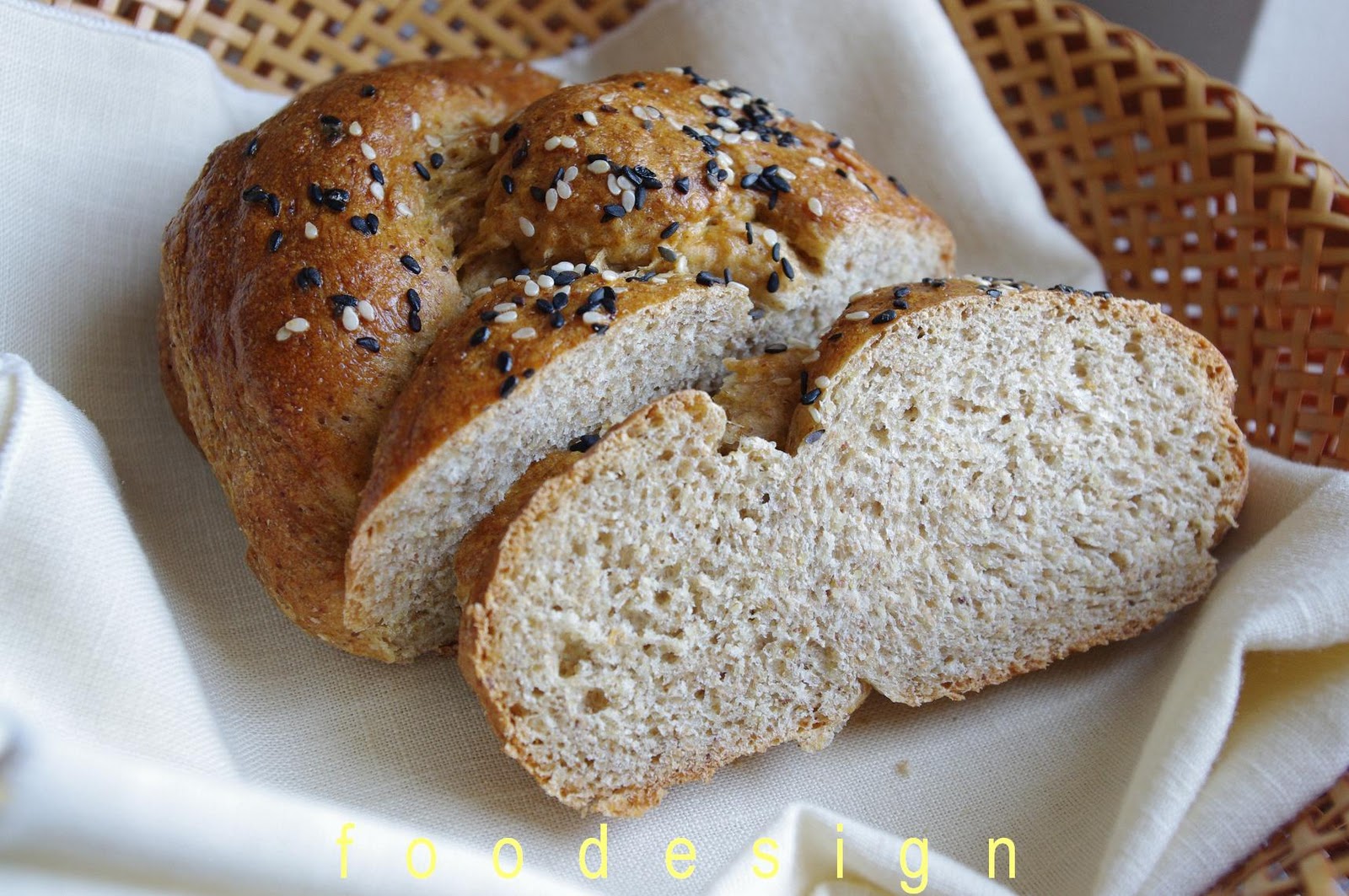 foodesign whole wheat braided bread with milled flax seed