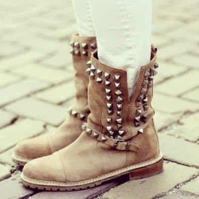 Gorgeous HeartTouching Boots