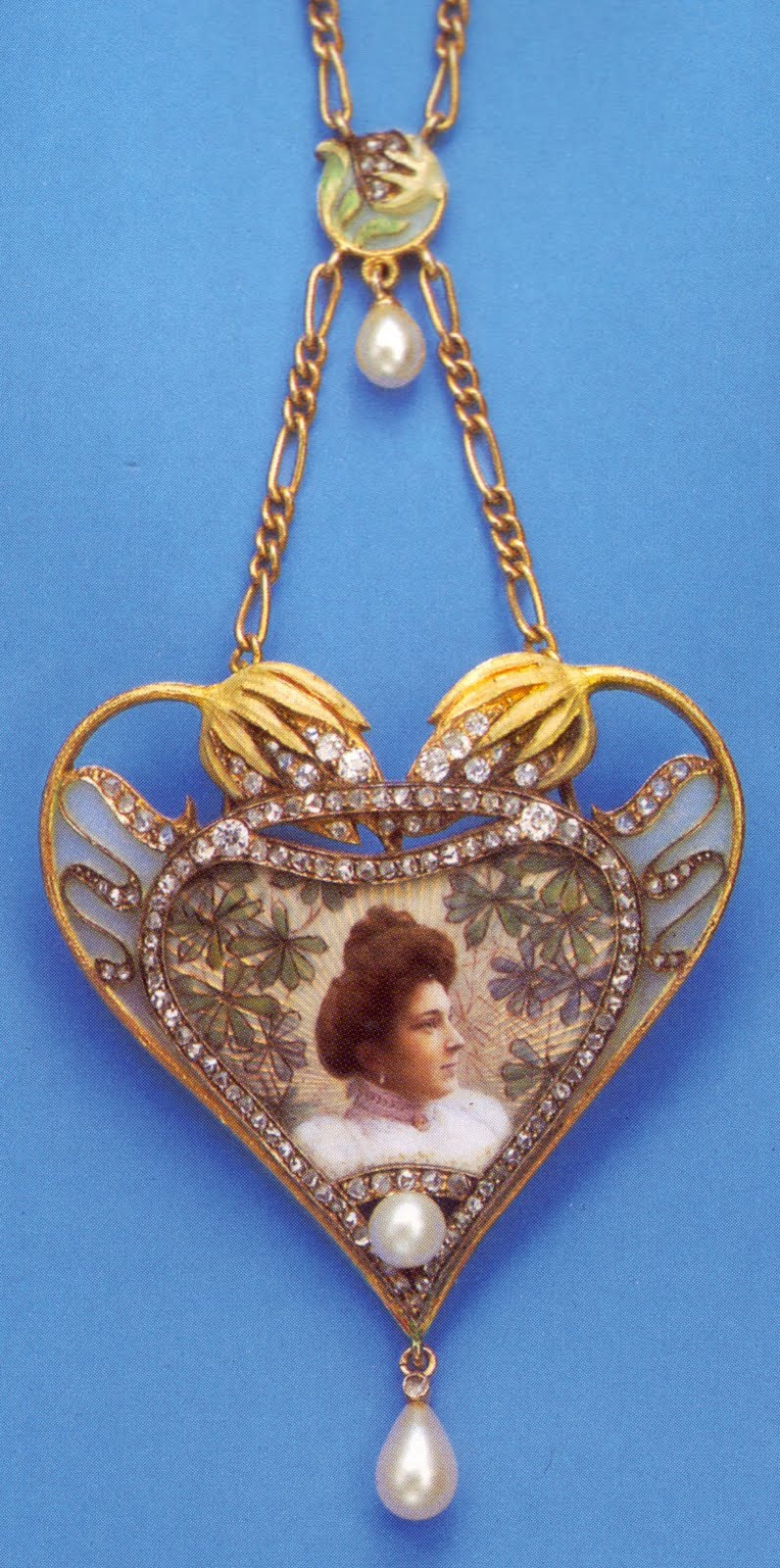 loveisspeed....... René Lalique Art Nouveau jewellery designer...