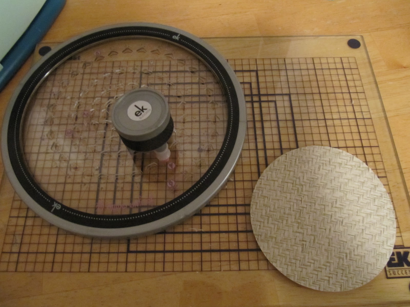 Tikilife: DIY: A Band for a Box