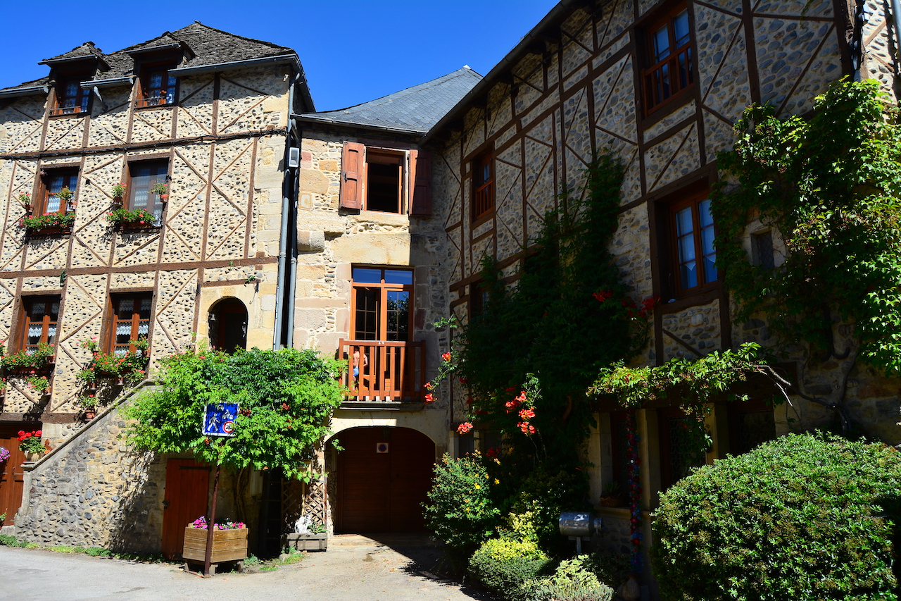 France SainteEulalied'Olt, la pause médiévale Les routes de tous