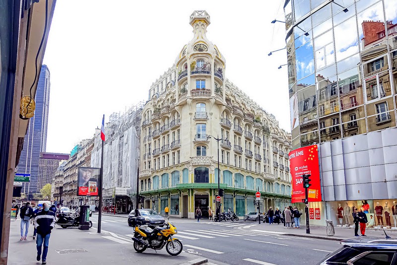 Paris L'immeuble Félix Potin du 140 rue de Rennes, l'esthétique Art Nouveau de l'architecte