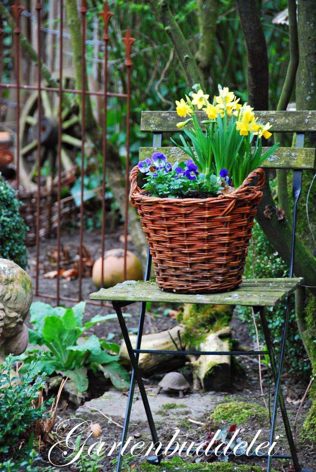 Gartenbuddelei: Weidenkörbe....
