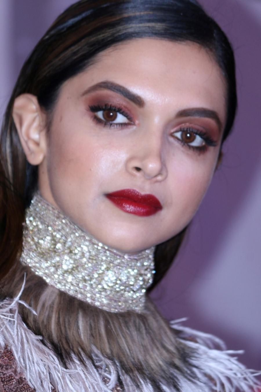 deepika padukone face closeup hd wallpapers actress doodles deepika padukone face closeup hd wallpapers actress doodles