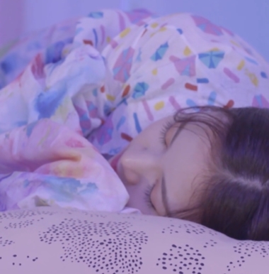 데뷔 첫 눕방을 대하는 흔한 신인의 자세 | 인스티즈