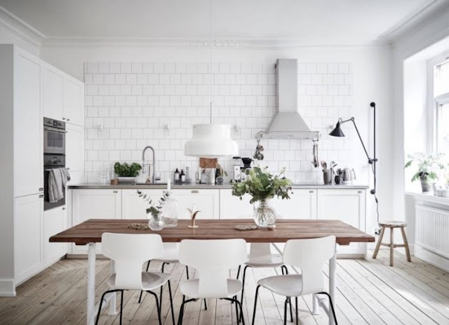 kitchen backsplash with white cabinets pictures