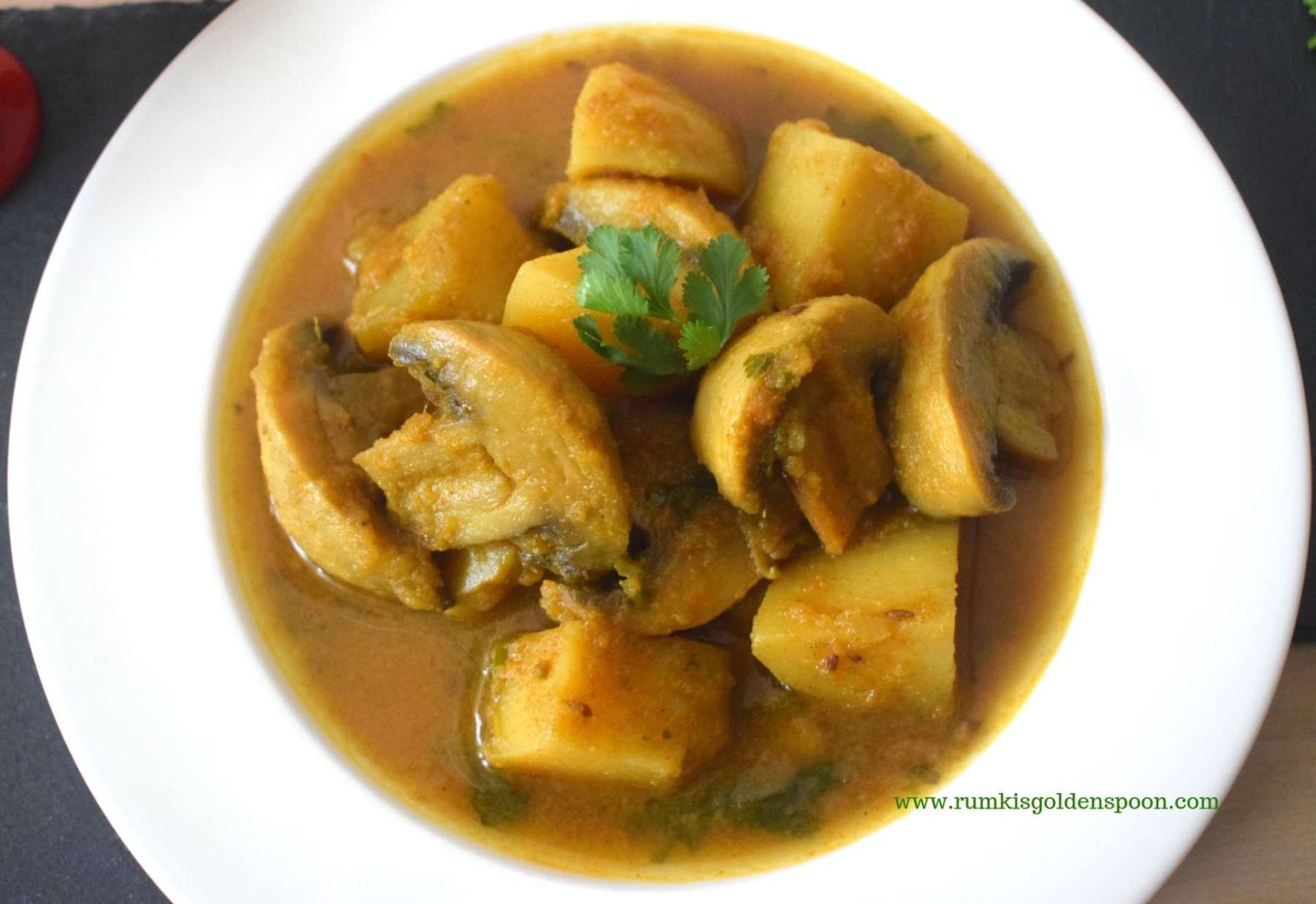 Mushroom Recipes, Indian Curry Recipes, mushroom Indian recipes, mushroom curry, Potato Curry, mushroom ki sabji, Indian recipe, vegetarian recipe, vegan recipe, quick and easy recipe, Rumki's Golden Spoon