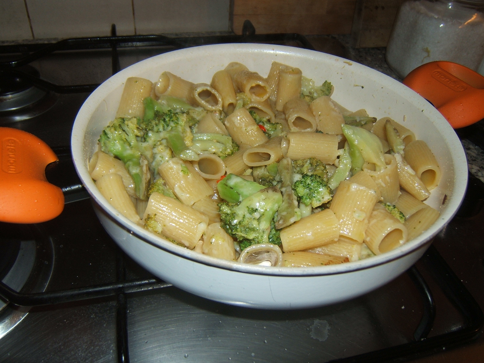 uno storico in cucina Mezze maniche con i broccoli siciliani
