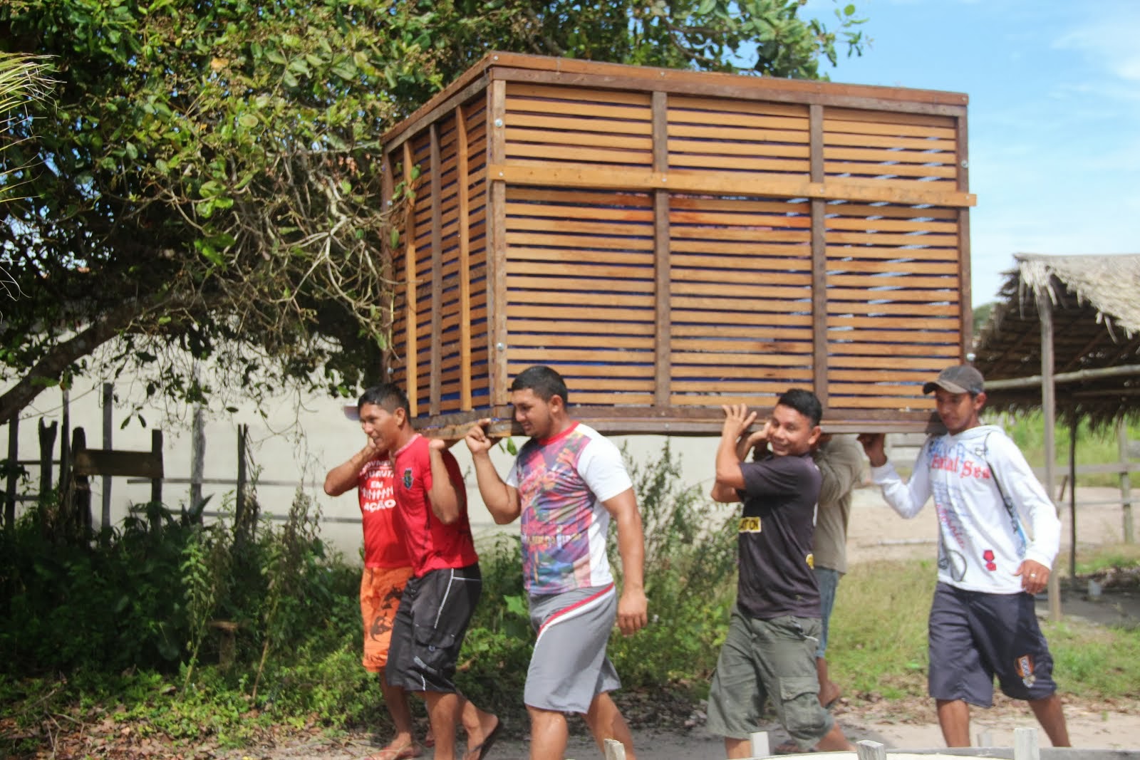 PROJETO ACORJUVE SUSTENTAVEL ENTREGA DE TANQUES PARA A CRIAÇÃO DE PEIXES EM CATIVEIRO