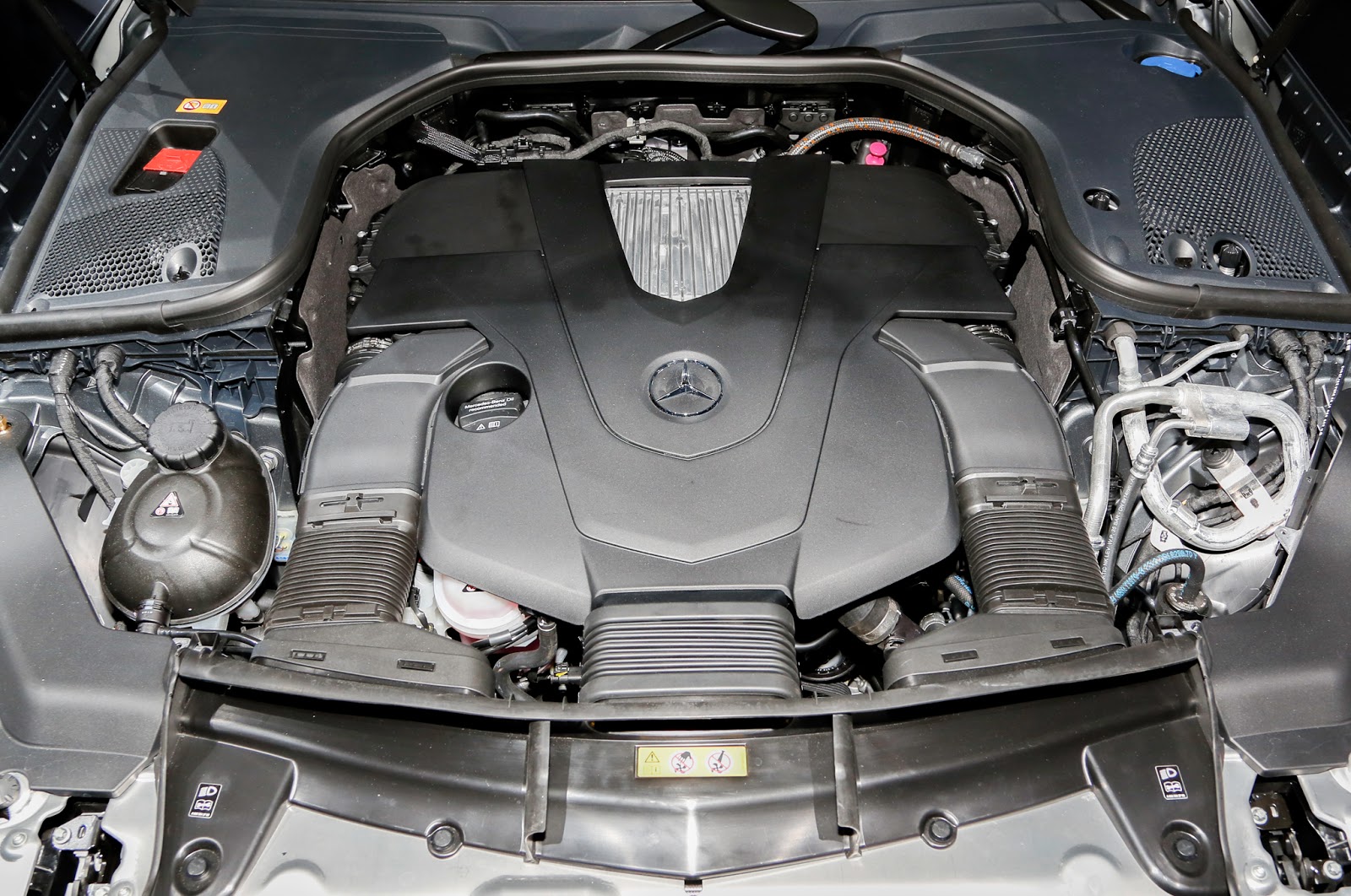 мерседес g63 v8. мерседес s63 амг двигатель. мерседес е212 под капотом. мерседес s600 w12. Mercedes 600 amg.