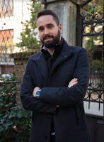 http://www.advertiser-serbia.com/predrag-vojinovic-zivimo-u-doba-egzibicionizma-voajerizma-materijalizma-i-egoizma/