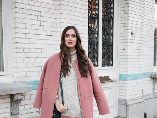 Outfit: pink scallop hem skirt