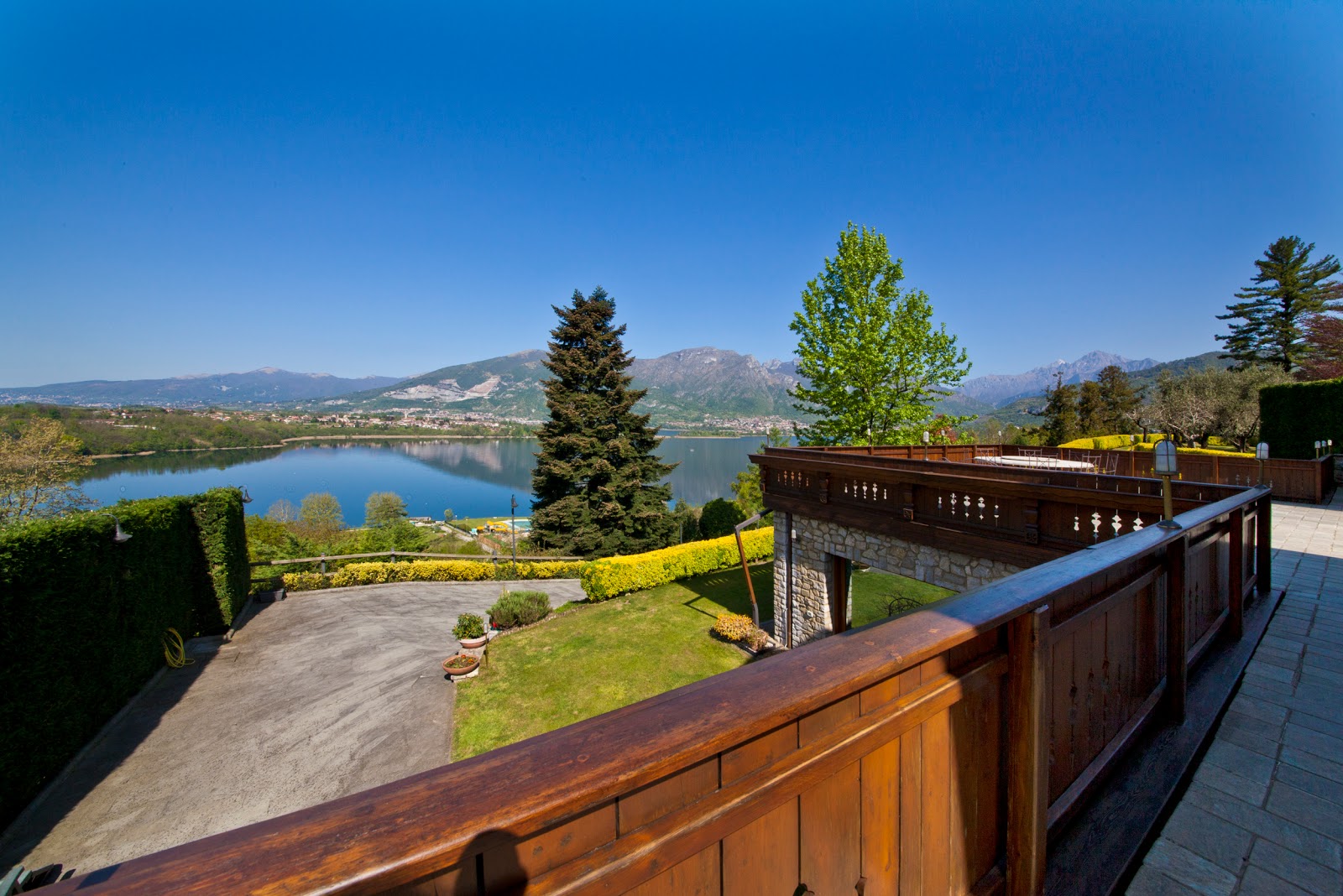 VILLE DI PREGIO CON VISTA LAGO ITALIA: VILLE DI PREGIO IN VENDITA